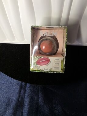 🌸 LIQUE Lip Care Hydrating Lip Balm - Rose Scent 🌸